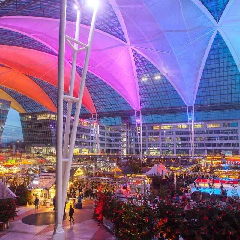 Schlittschuhlaufen München, Eislaufen München: Weihnachtsmarkt am Flughafen