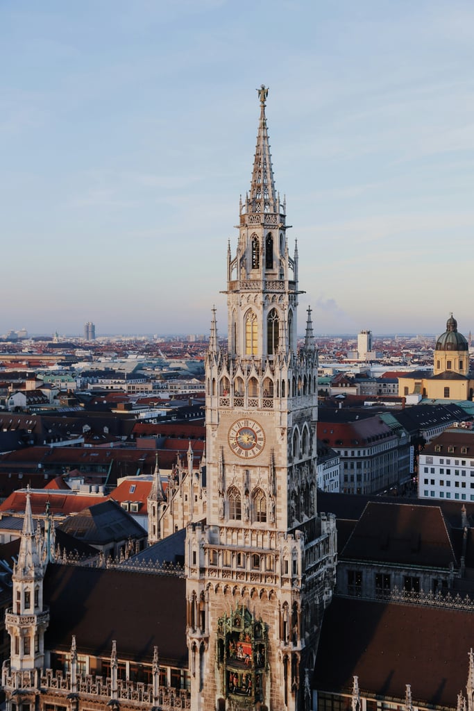 Zeitumstellung 2026: Am 25. Oktober beginnt die Winterzeit. Wann und wie wird die Uhr umgestellt? Alle Termine, Eselsbrücken und Infos für München.