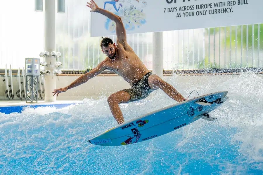 Indoor Surfen München: Jochen Schweizer Arena