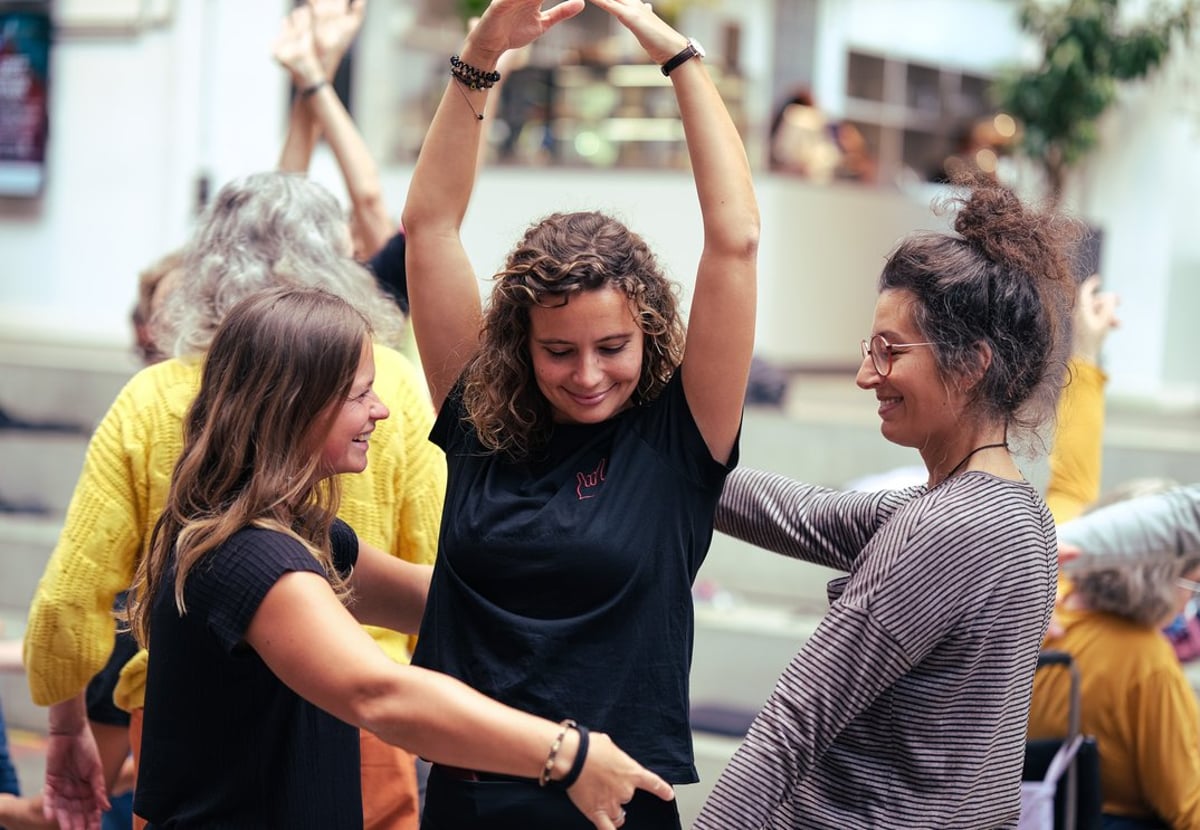 Community Dance