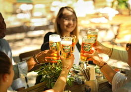 Bier um 4