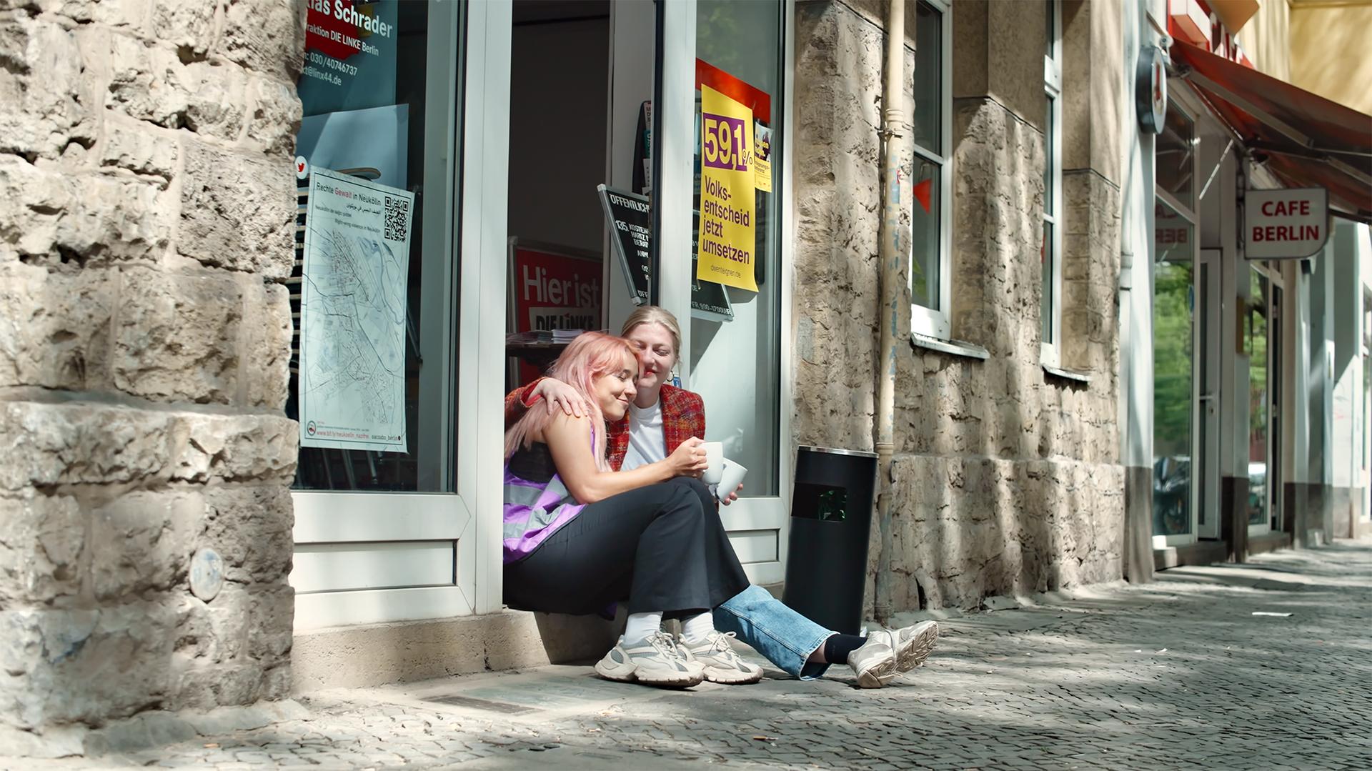 Bilder aus Niemals Allein, Immer Zusammen