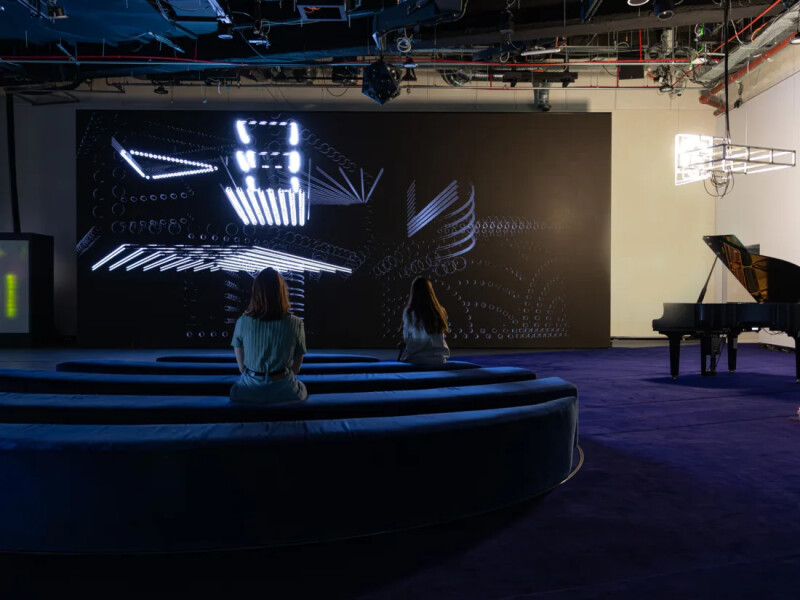 Philippe Parreno. Voices