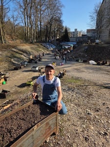 Café Kosmos-Betreiber eröffnet Biergarten in der Baugrube