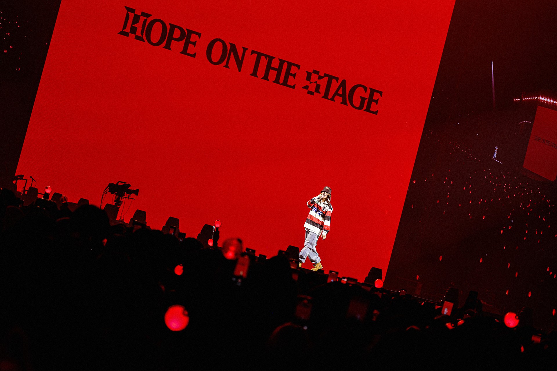 Bilder aus j-hope Tour HOPE ON THE STAGE in JAPAN: LIVE VIEWING