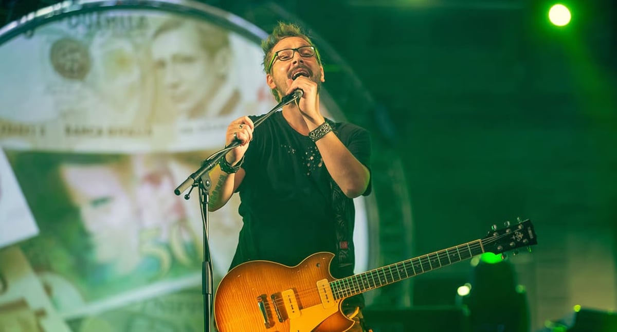 Pink Floyd performed by echoes