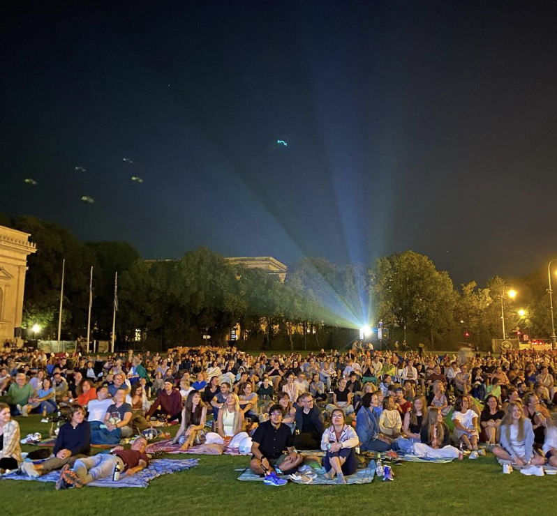 Open Air Kino München: Open Air Kino am Königsplatz