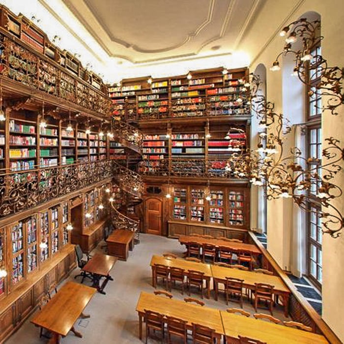 Bibliothek München: Büchereien in München: Juristische Bibliothek