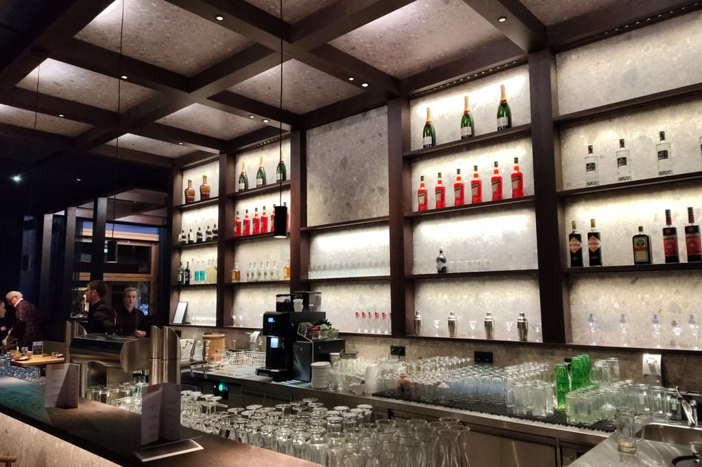 Die Bar im ELI