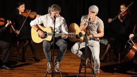 Simon & Garfunkel – Tribute meets Classic – Graceland Duo mit Streicherquartett und Band