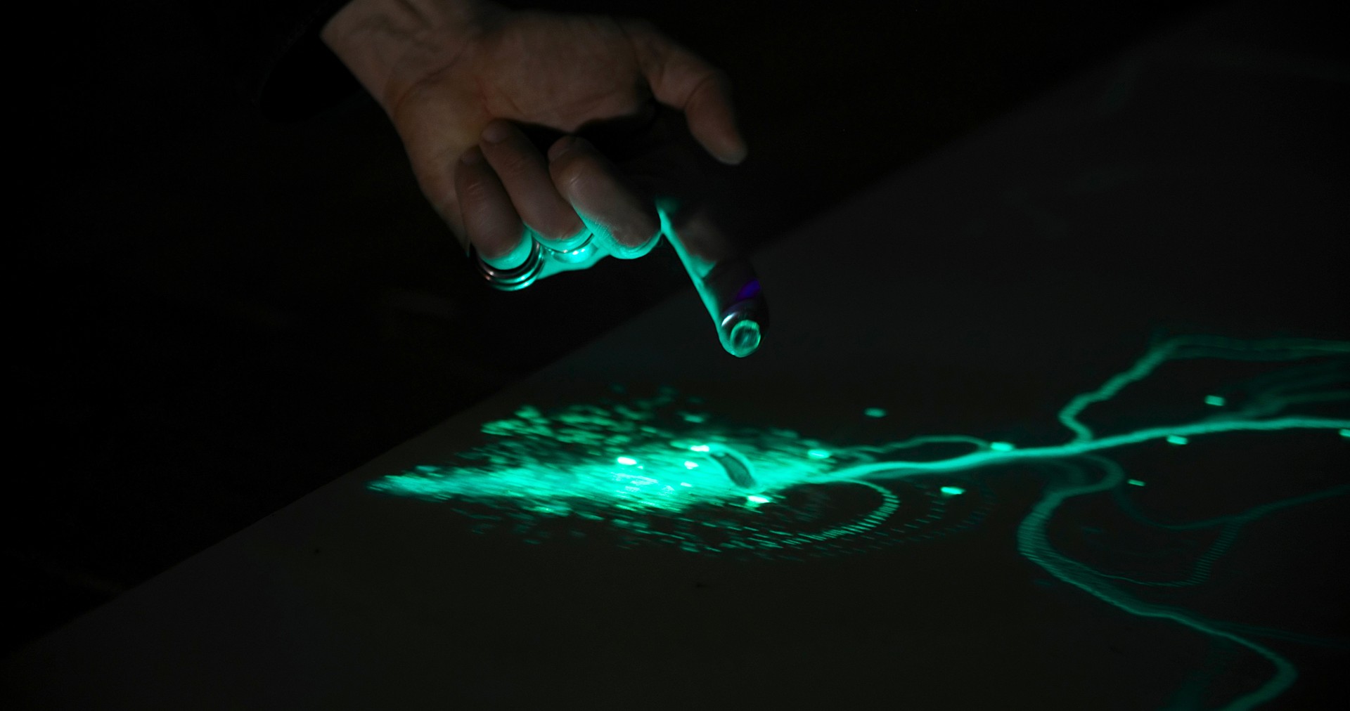 Bilder aus Tracing Light - Die Magie des Lichts