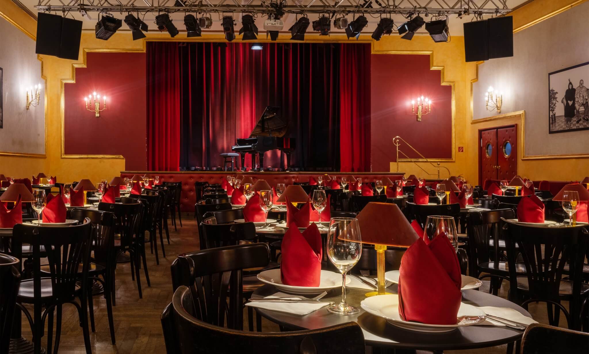 Lustspielhaus