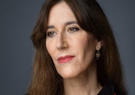 „Schweigend stand sie vor der geschlossenen Tür“ – Zeruya Shalev