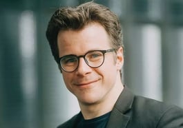 Bamberger Symphoniker: Hrůša / Kim / Korngold, Ives, Schostakowitsch / Sonderkonzert