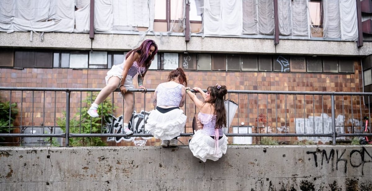 The toten Crackhuren im Kofferraum