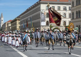 Der Trachten- und Schützenumzug zur Wiesn 2026