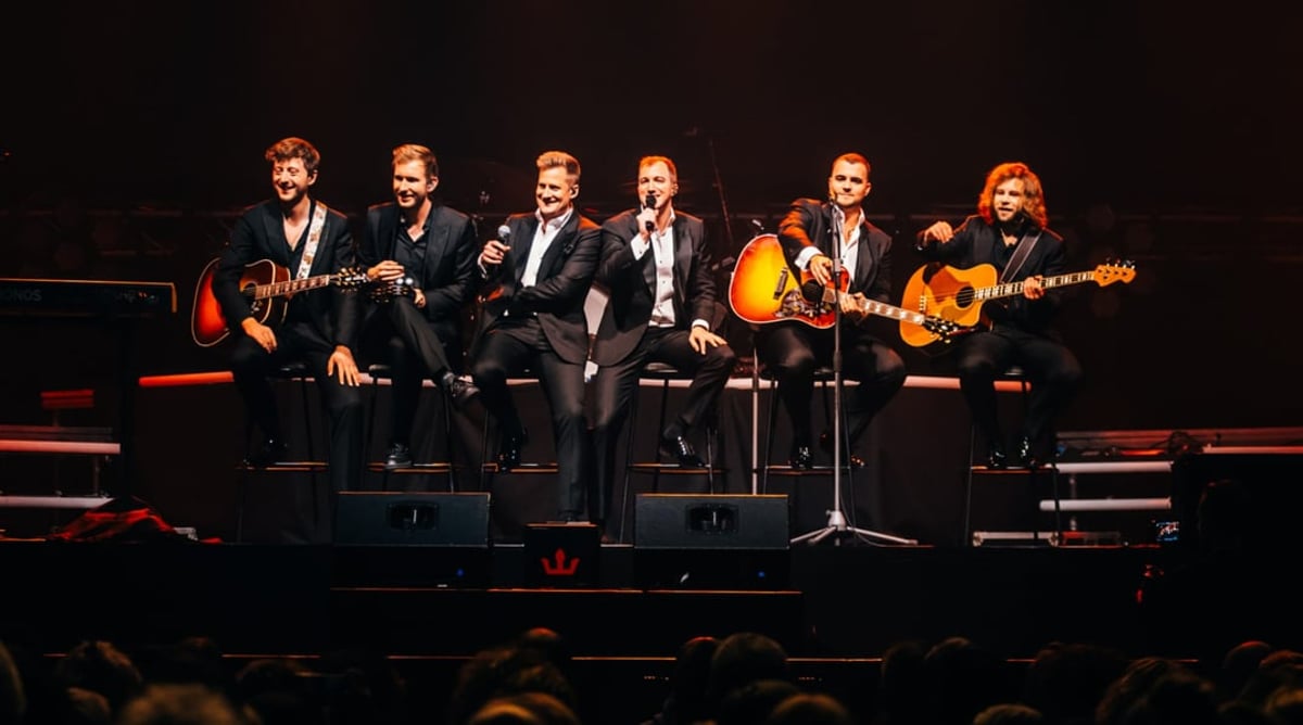 Bee Gees by Maincourse