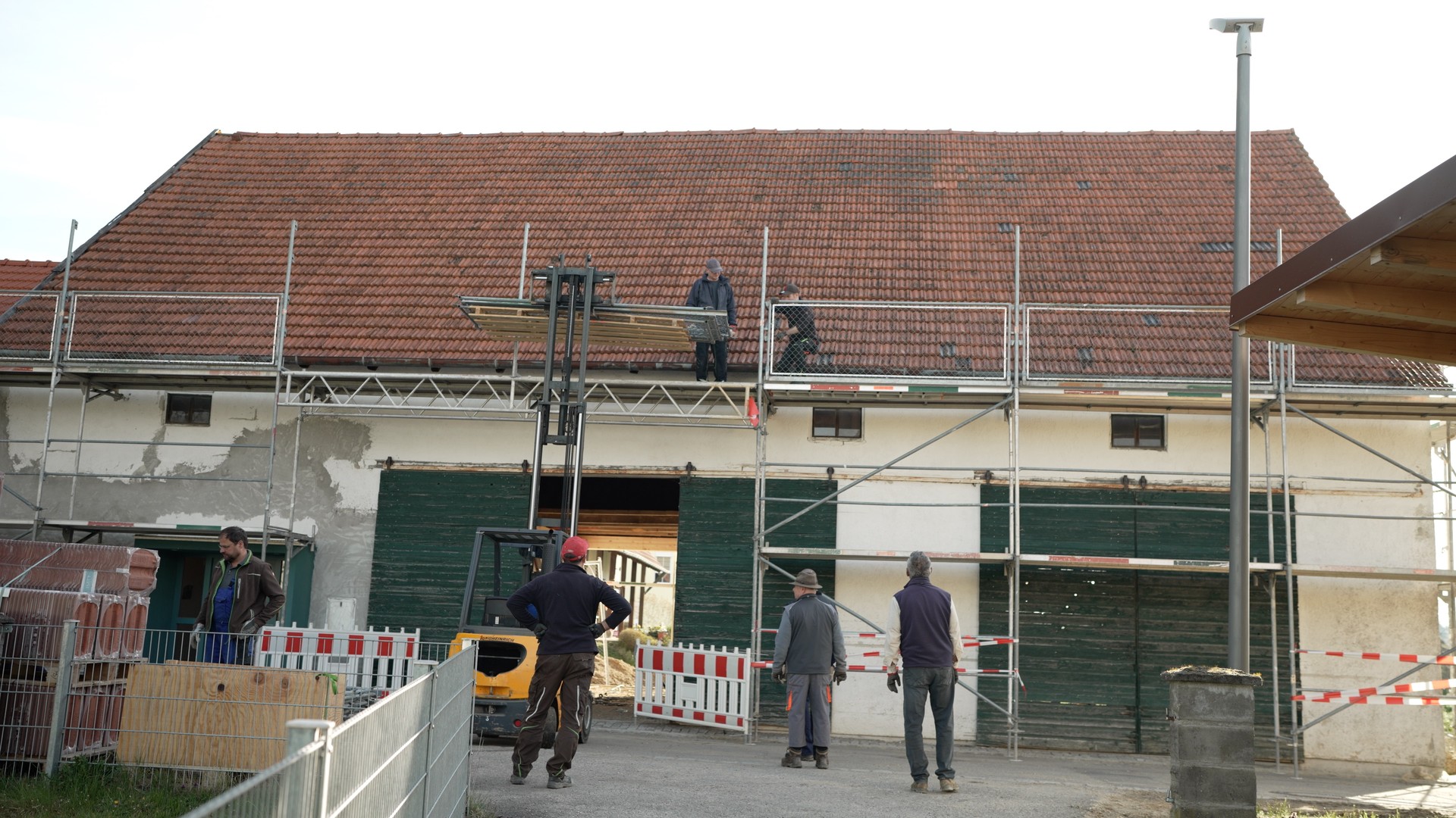 Bilder aus Fanni - Oder: Wie rettet man ein Wirtshaus?
