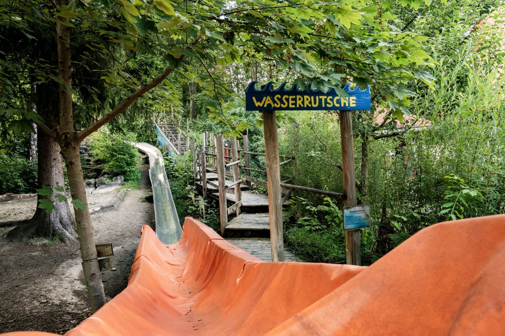 Abenteuerspielplatz München: Maulwurfshausen in Neuperlach