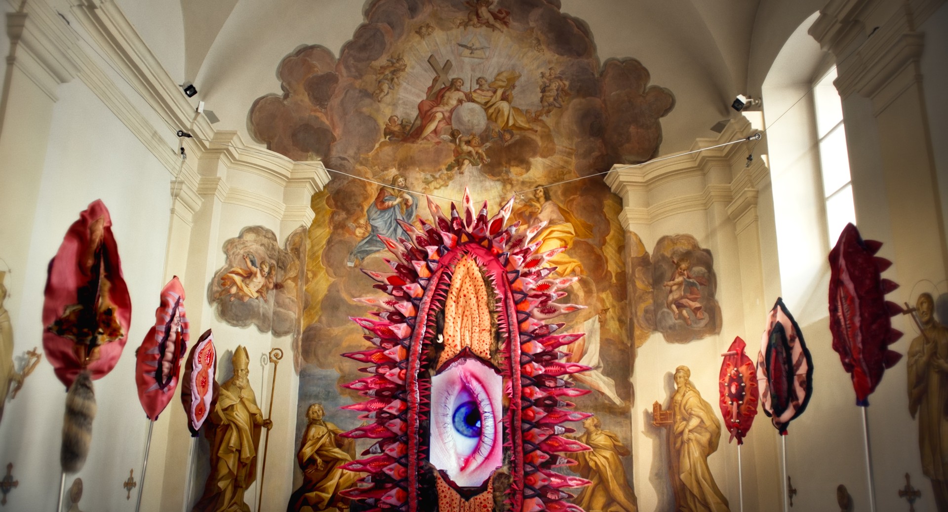 Bilder aus Girls & Gods