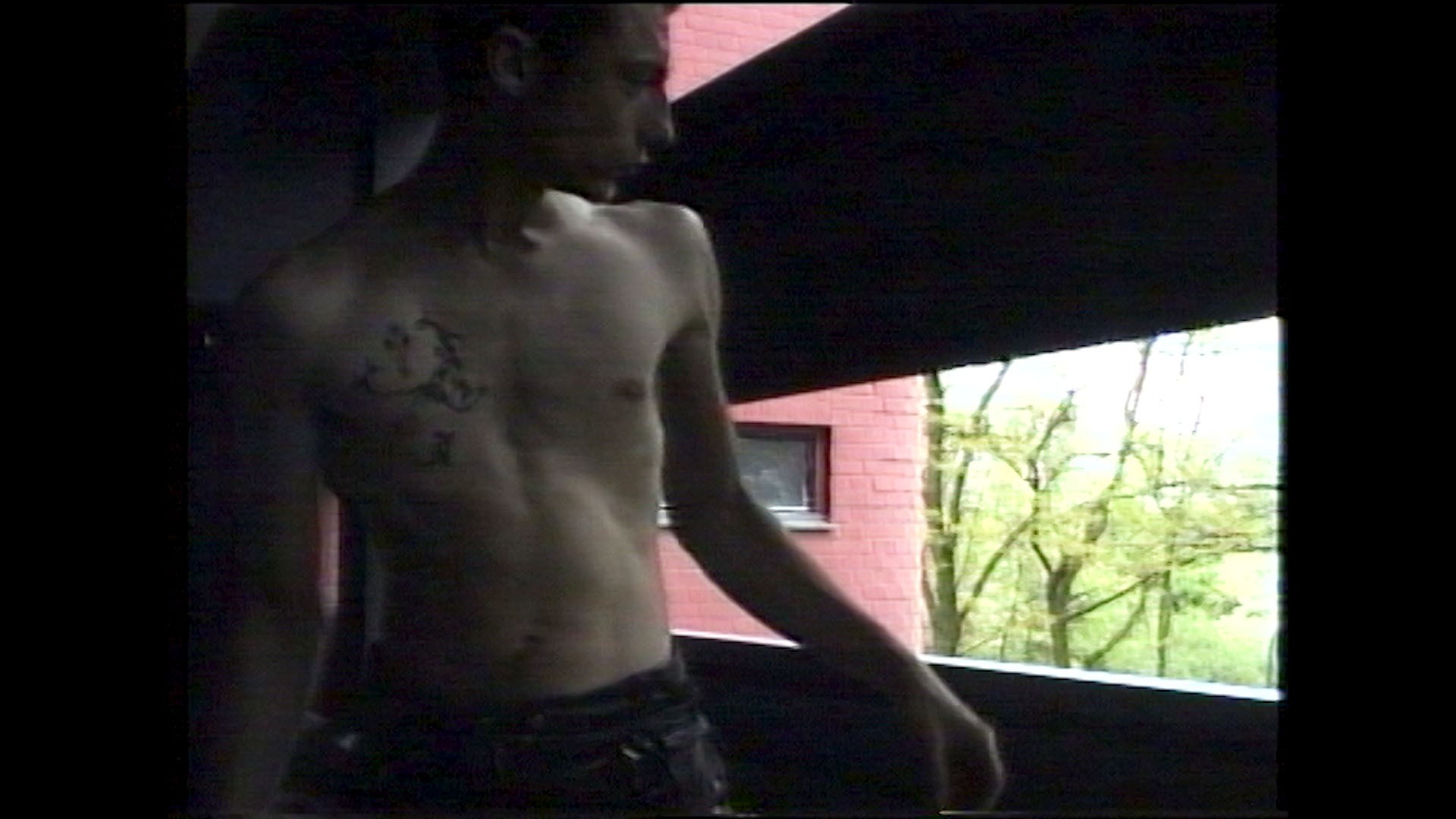 Bilder aus QRT: Zeichen, Zombie, Teqno - ein Nekrolog