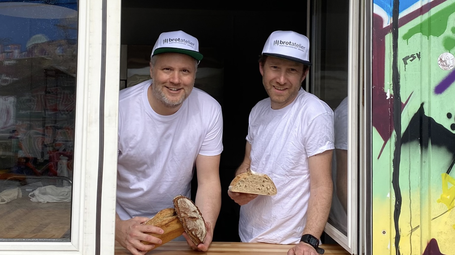 Café mit Terrasse: Brotatelier