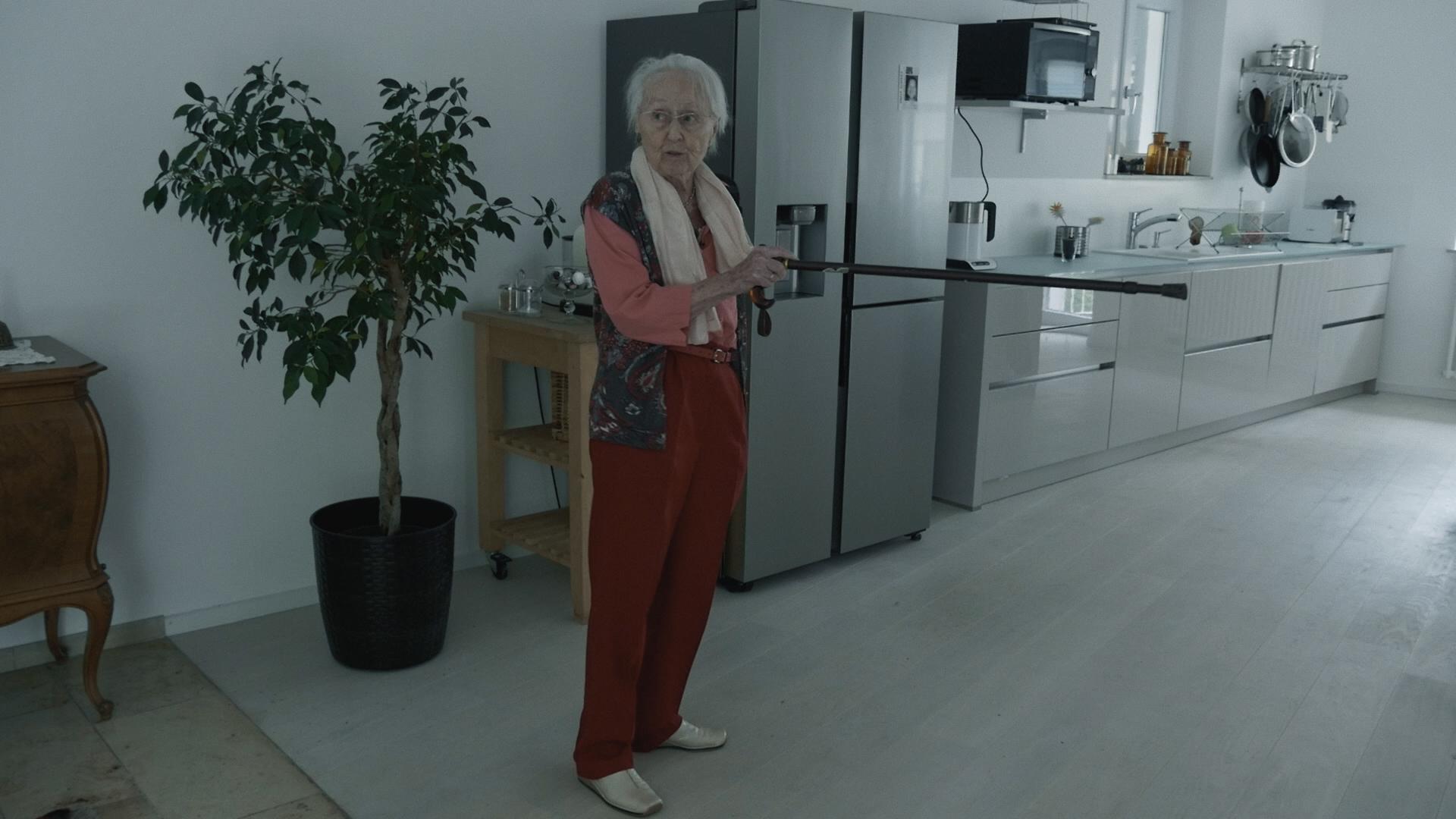 Bilder aus Hinter guten Türen