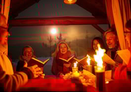 Gemeinsames Weihnachtsliedersingen im Bürgersaal