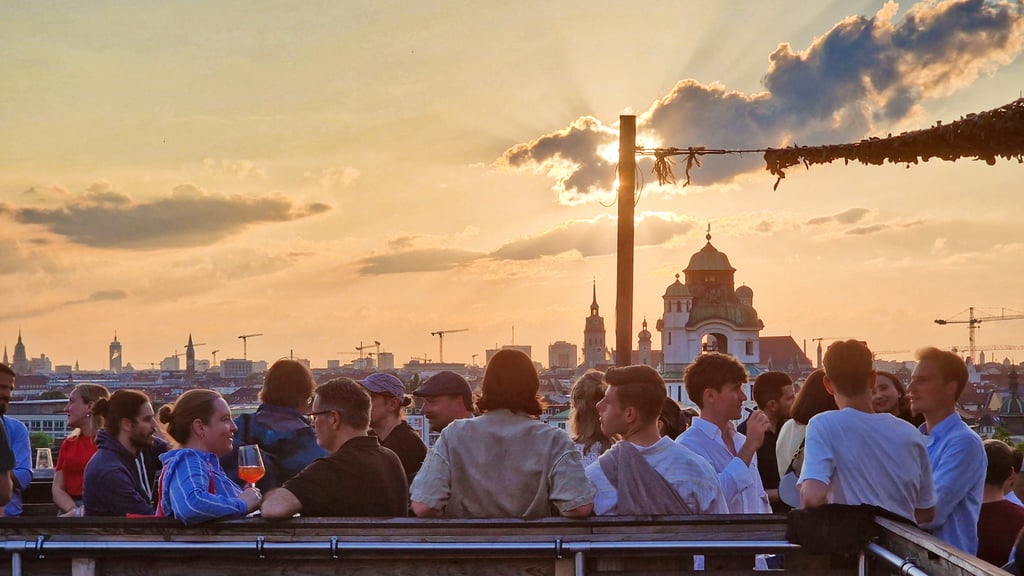Rooftop Bar München / Dachterasse: Kulturdachgarten im Fat Cat