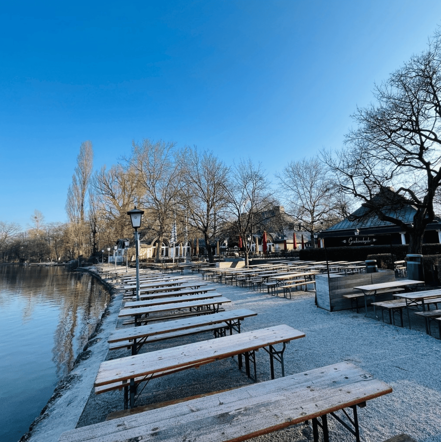 Schlittschuhlaufen München, Eislaufen München: Kleinhesseloher See im Englischen Garten