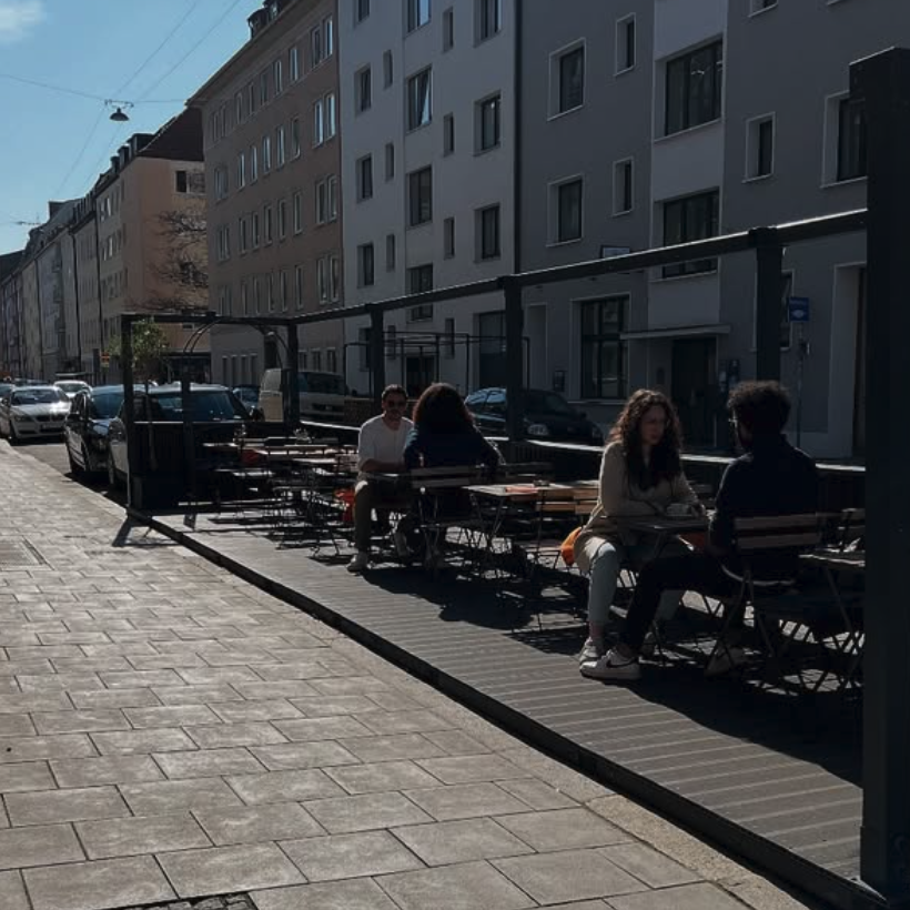 Café mit Terrasse: Peet and the Flat White