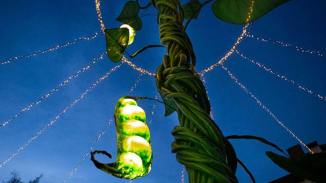Der direkte Weg ins Reich der Riesen? Märchenhaftes all überall beim Weihnachtsmarkt auf Schloss Kaltenberg