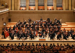 Fuad Ibrahimov dirigiert die Neue Philharmonie München