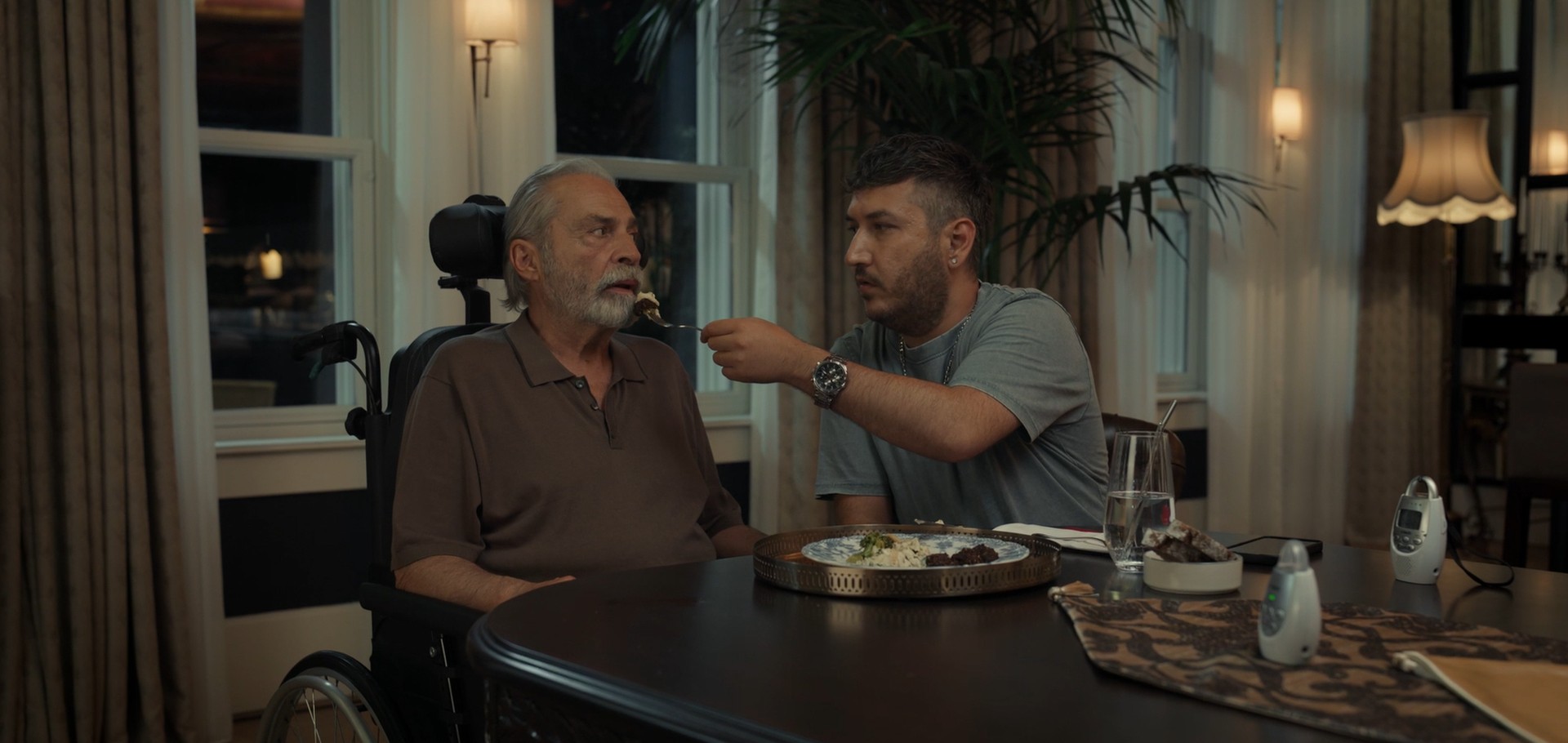 Bilder aus Soyut Disavurumcu Bir Dostlugun Anatomisi Veyahut Yan Yana