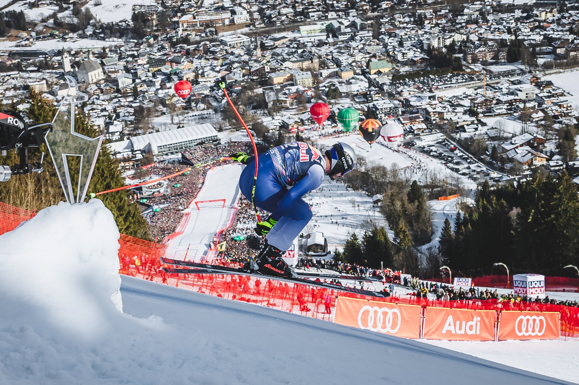 Bilder aus Downhill Skiers - Ain't No Mountain Steep Enough
