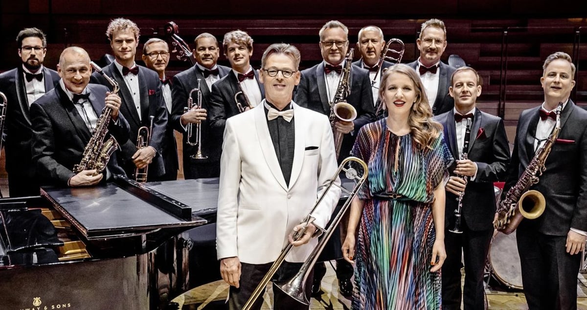 The Original Glenn Miller Orchestra & the Moonlight Serenaders – Swinging Christmas