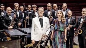 The Original Glenn Miller Orchestra & the Moonlight Serenaders – Swinging Christmas