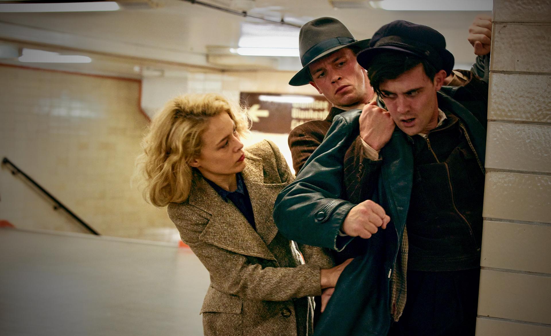 Bilder aus Stella. Ein Leben.