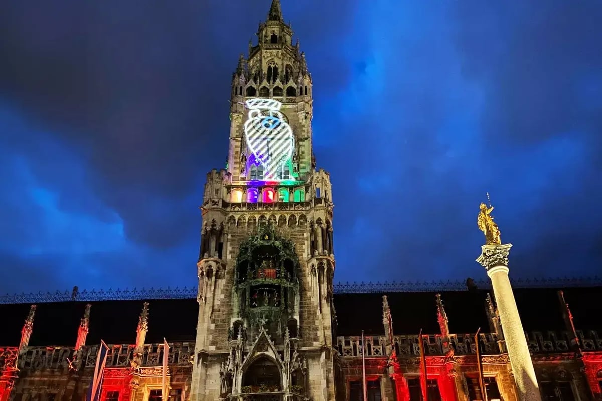 Heute Abend: Light Art am Münchner Rathaus