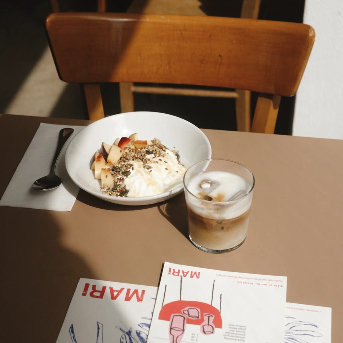 Café mit Terrasse: Café Mari