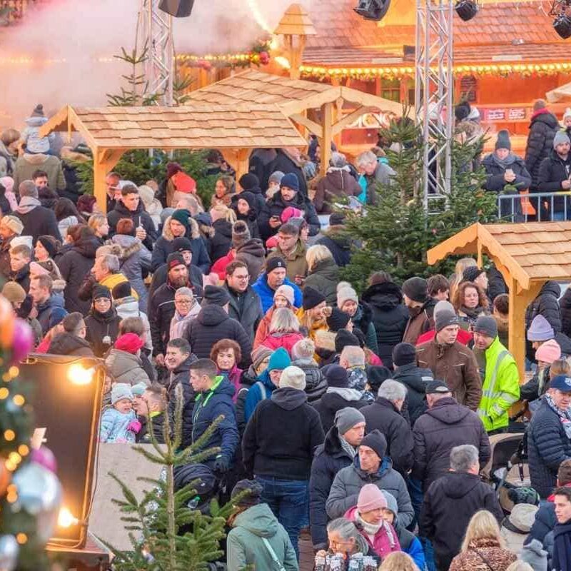 Schlittschuhlaufen München, Eislaufen München: Weihnachtsmarkt am Flughafen