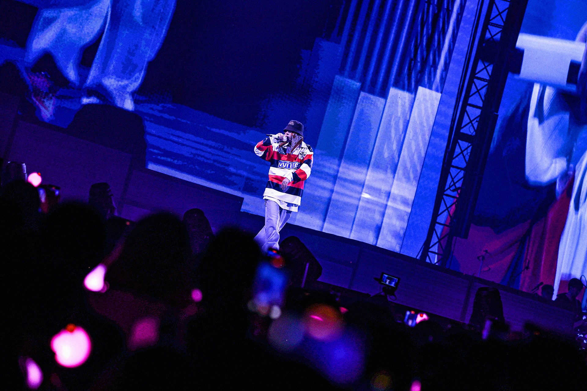 Bilder aus j-hope Tour HOPE ON THE STAGE in JAPAN: LIVE VIEWING