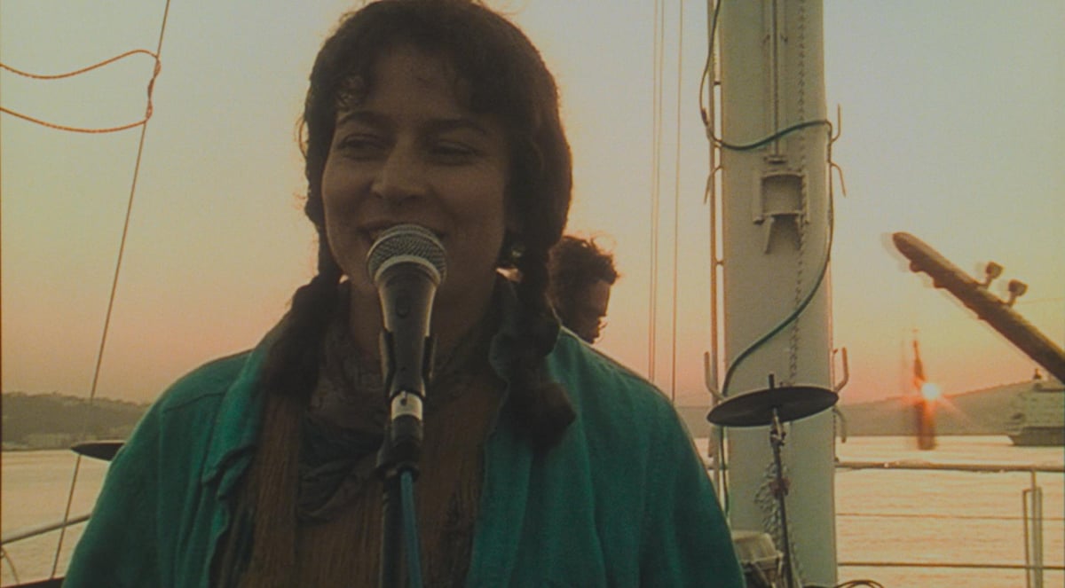 Crossing the Bridge – The Sound of Istanbul