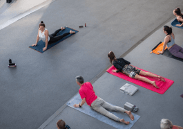 Pop Up Yoga in der BMW Welt