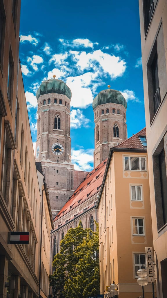 Zeitumstellung 2026: Am 25. Oktober beginnt die Winterzeit. Wann und wie wird die Uhr umgestellt? Alle Termine, Eselsbrücken und Infos für München.