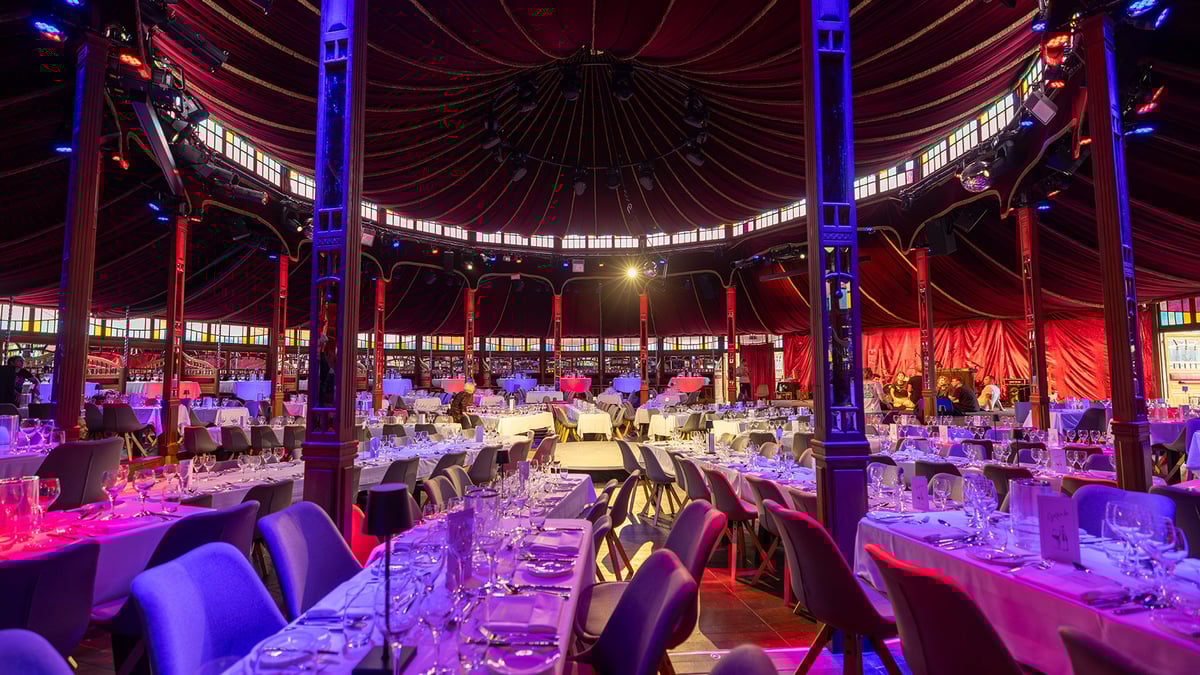 Hullis – Comedy. Dinner. Show