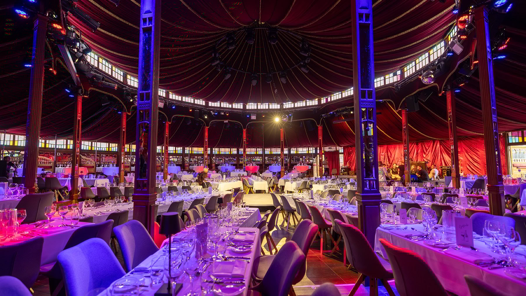 Hullis – Comedy. Dinner. Show