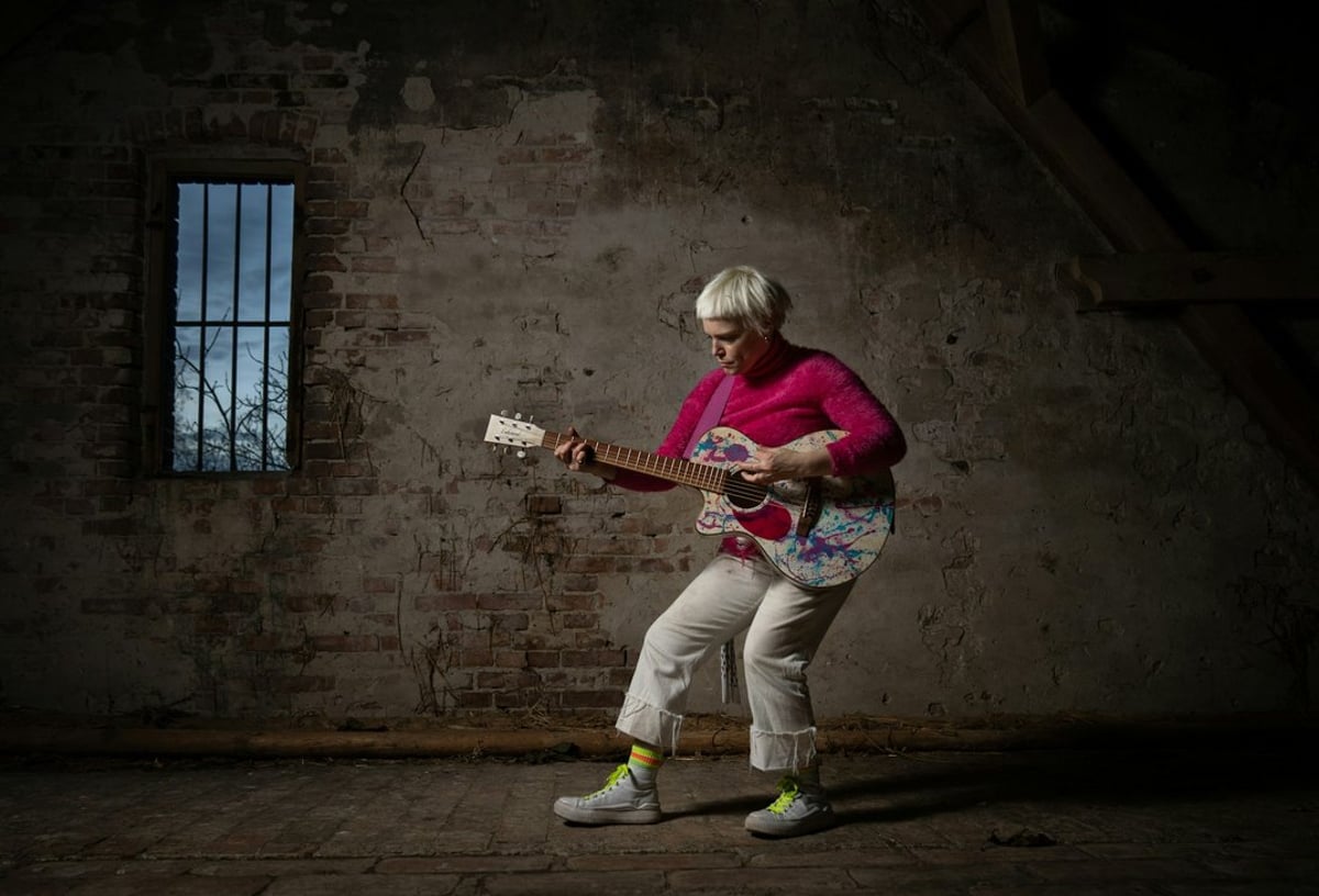 Wallis Bird