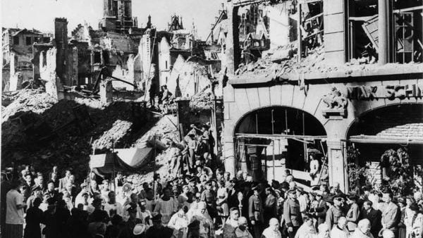 Fronleichnam in München: 1945 fand die erste Prozession in München statt.