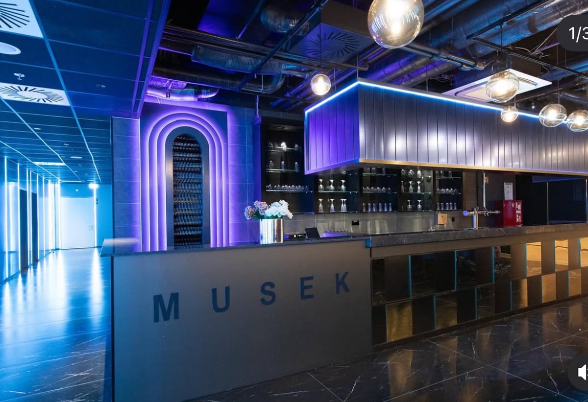 Singen wie bei „Lost in Translation“:  Neue Karaoke-Bar im Forum Schwanthalerhöhe